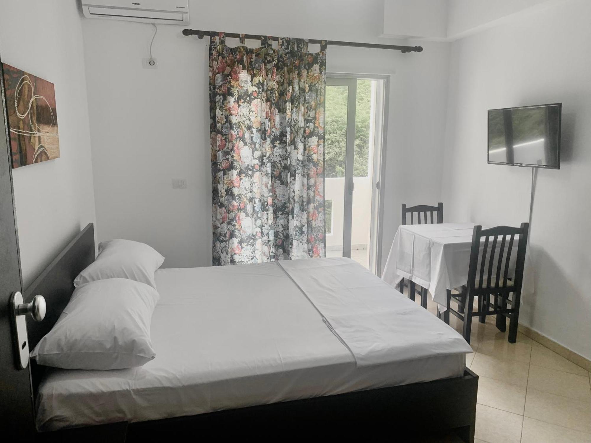 Julia Apartments Vlorë Exterior foto